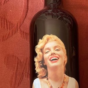 Marilyn Merlot 2003 Bottle Full collectible